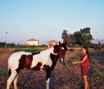 דיברה את שפתם, טיפלה בהם במסירות אין קץ,בילתה לילות שלמים לידם בעת מחלתם. דיברה את שפתם, טיפלה בהם במסירות אין קץ,בילתה לילות שלמים לידם בעת מחלתם.